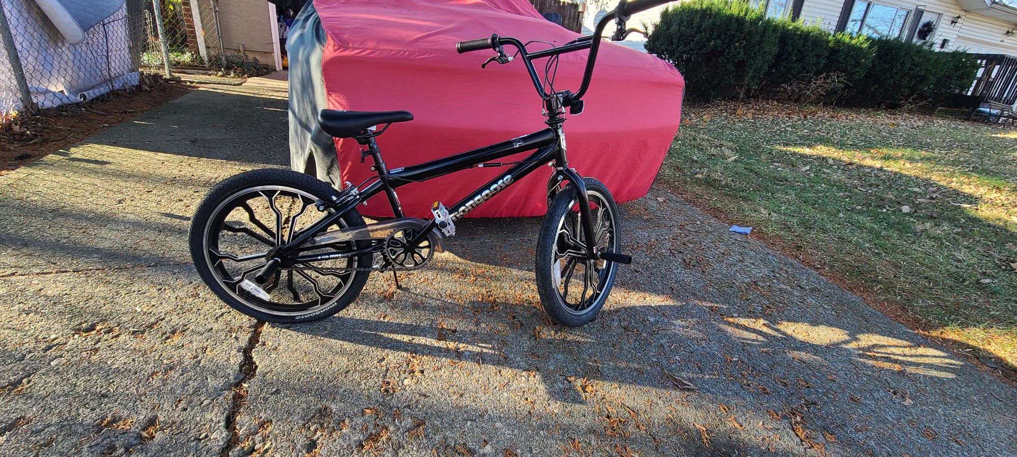 Mongoose Rebel kids BMX bike, 20-inch mag wheels, ages 7 - 13, black Brand NEW 