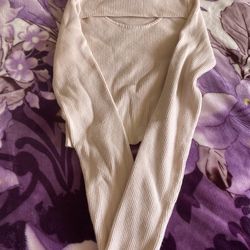 Kendall & Kylie sweater size Medium