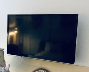 Toshiba TV with mount