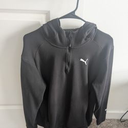 Puma half zipup size S