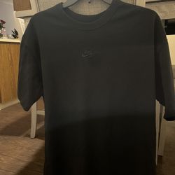 Men’s Nike T-Shirt (Medium)