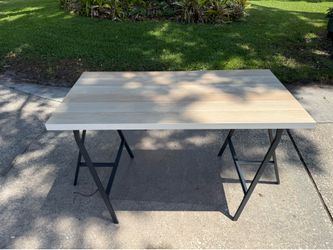 IKEA LINNMON Desk 47” Computer Desk w/ Black Legs + Floor Mat