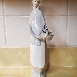 Lladro "Marketing Day Woman" Figurine