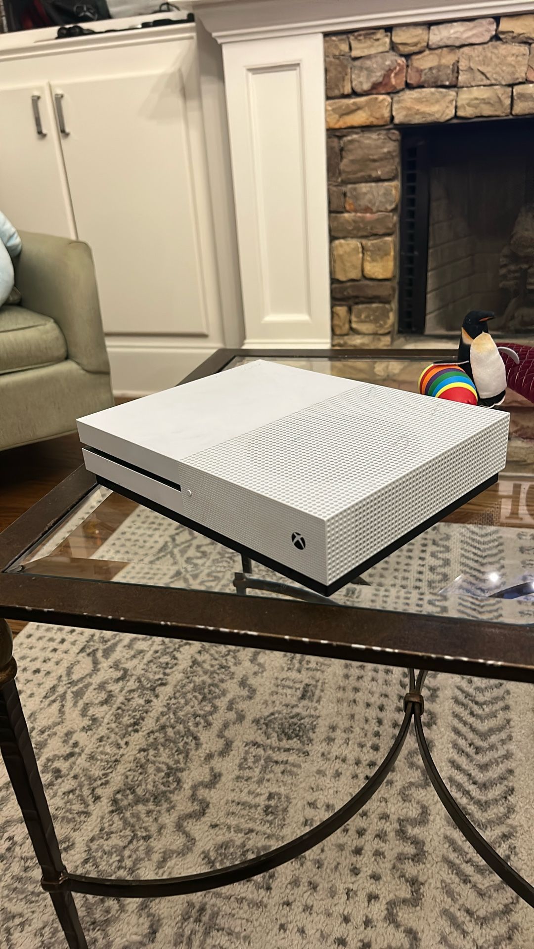 Xbox One S (console)