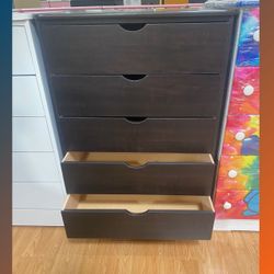 5 drawers dresser / Five drawers dresser