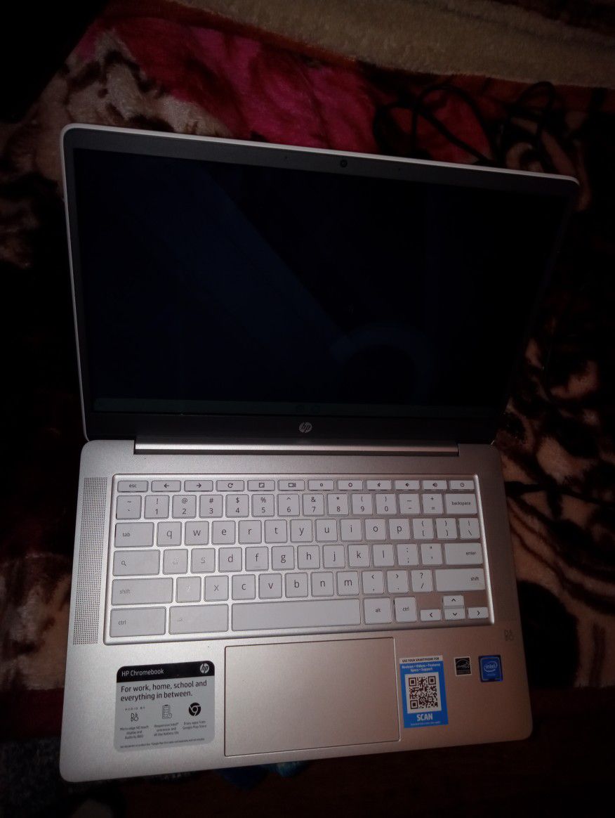 ( Laptop ) ( touchscreen )
HP Chromebook 14A

64GB SSD 

Intel Pentium, 2.70GHz 4Gb ram Webcam 
