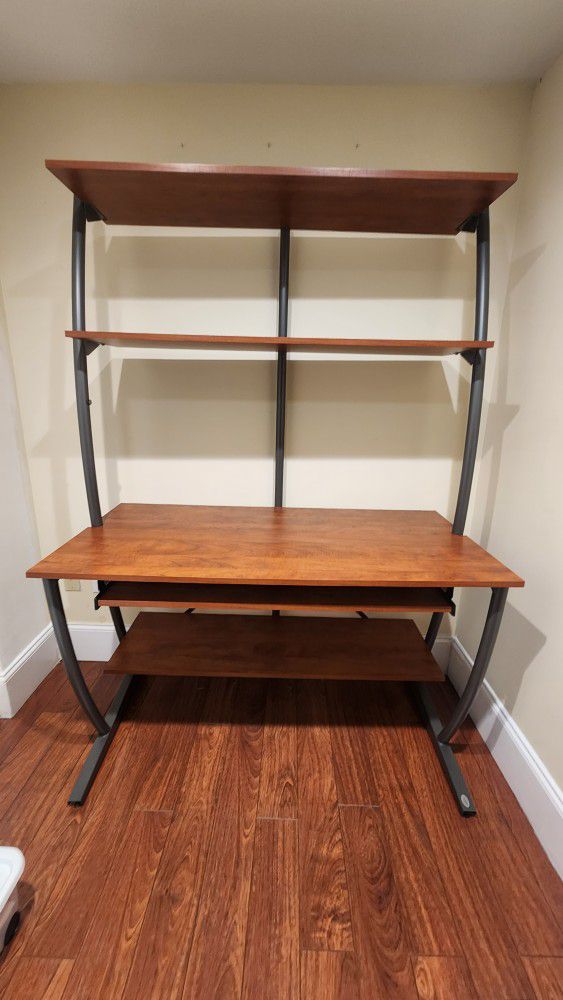 Desk For Sale - Excellent Condition $120 - Doral