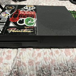 Xbox One S With Black Controller