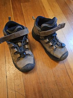 Toddler Merrel Shoes sz10