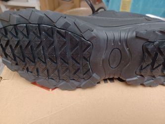 Mens Work Shoes  Non Slip  101/2. ,Brand New