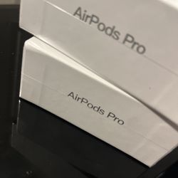 Apple AirPods Pro 2nd Generation with MagSafe Wireless Charging Case - White