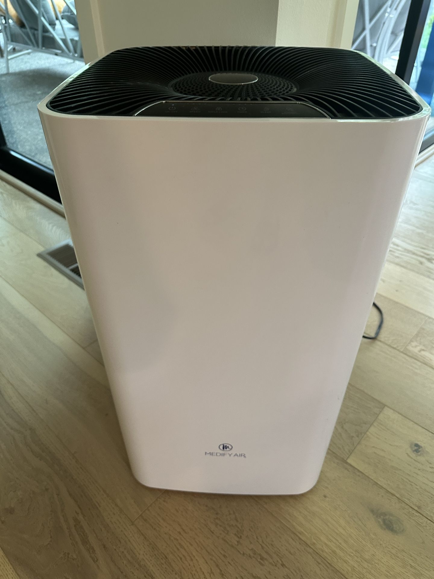 Medify air Purifier + 2 Brand New Hepa 14 14 Filters