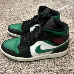 Nike Air Jordan 1 Mid Green Toe Black Pine Green White Size 10 No Box