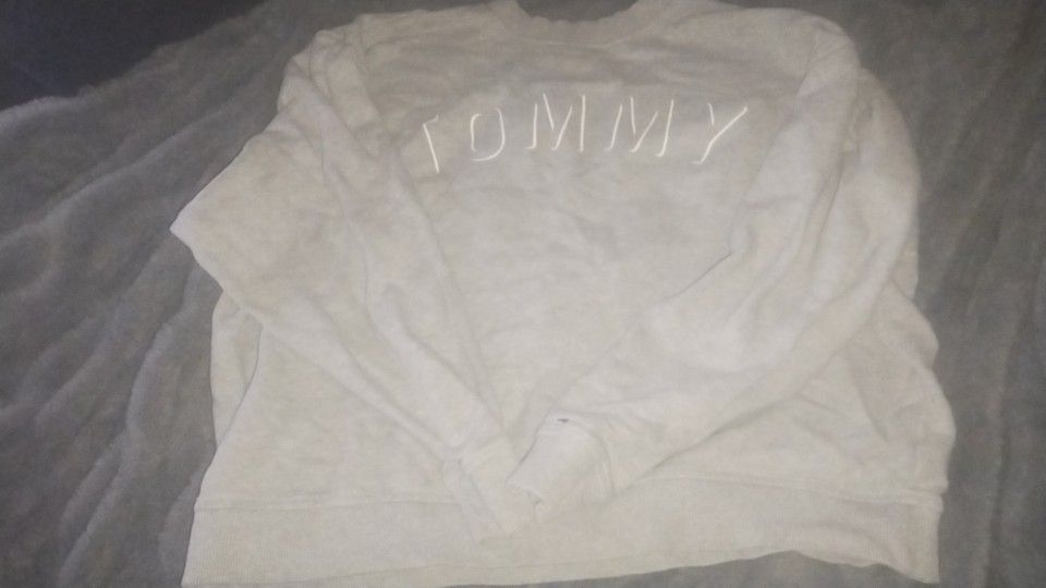 Get Now Small Tommy Hilfiger Sweatshirt !!
