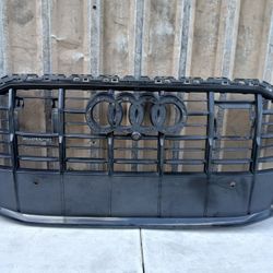 2020-2024 Audi Q7 Quattro Front Grille OEM 