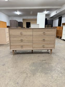 Light Wood Mid Century Modern Style 6 Drawer Dresser