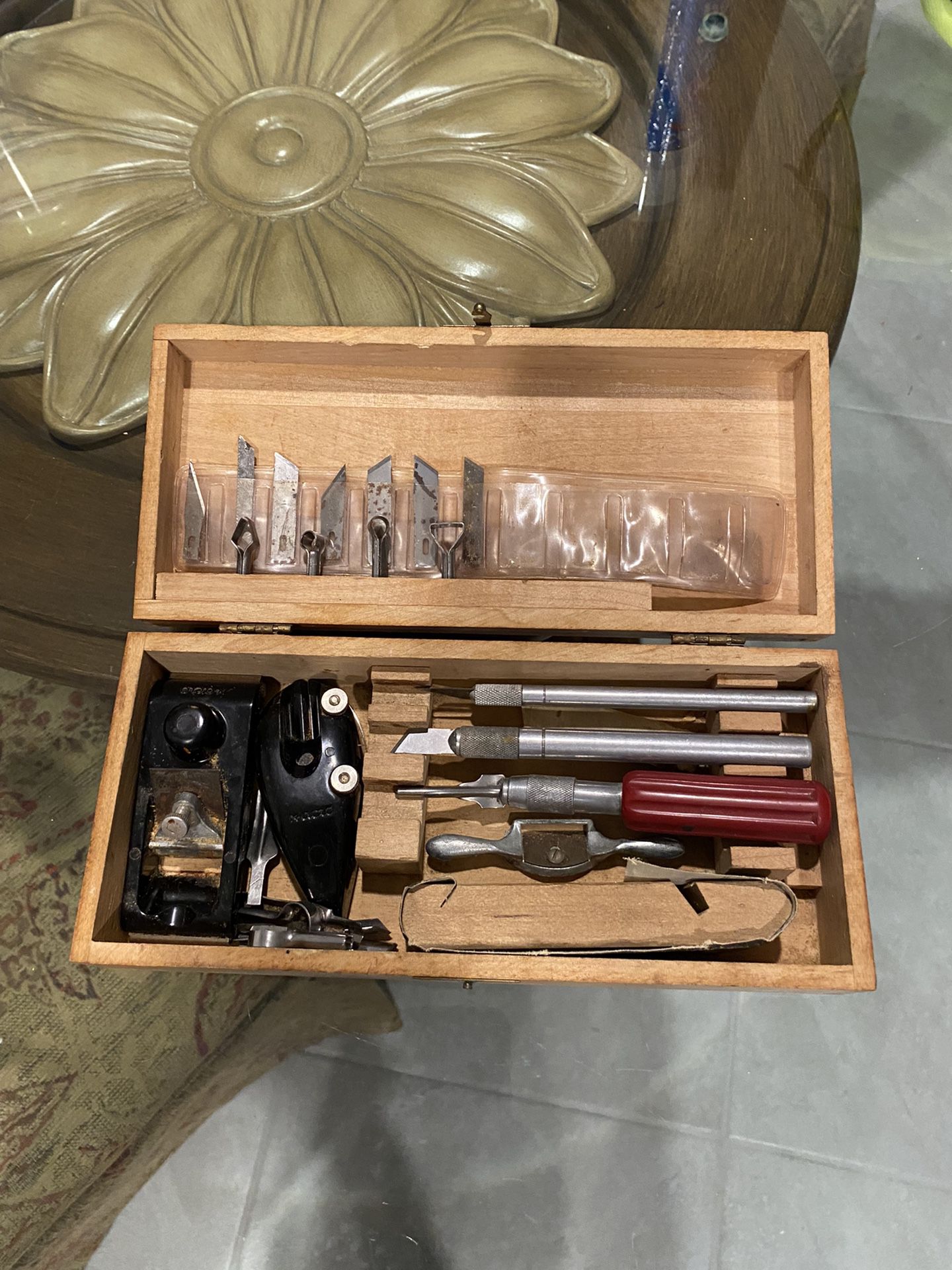 Vintage deluxe X-Acto tool set, includes everything shown in the photos. Case measures approximately 10” x 4.5”
