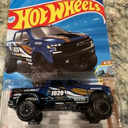 Hot Wheels '19 Chevy Silverado Trail Boss LT Blue HW Dirt New in Package