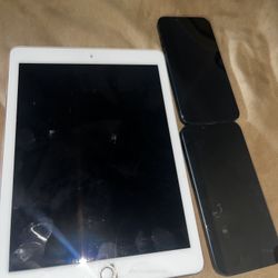 2 iPhone 14’s & iPad Mini