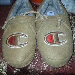 Slippers Sz 5