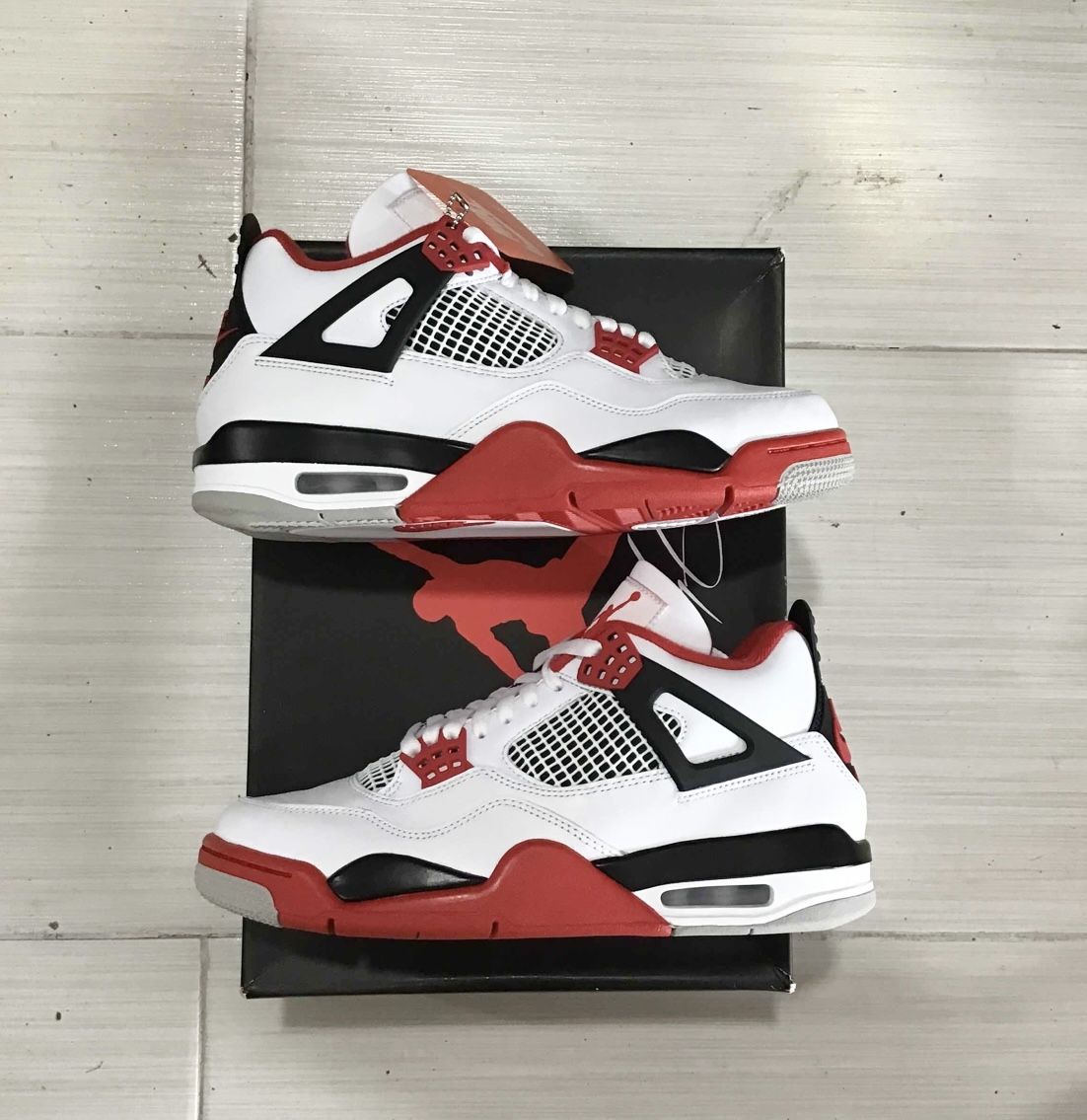 SIZE 8.5 Jordan Retro 4 “Fire Red” 2020 