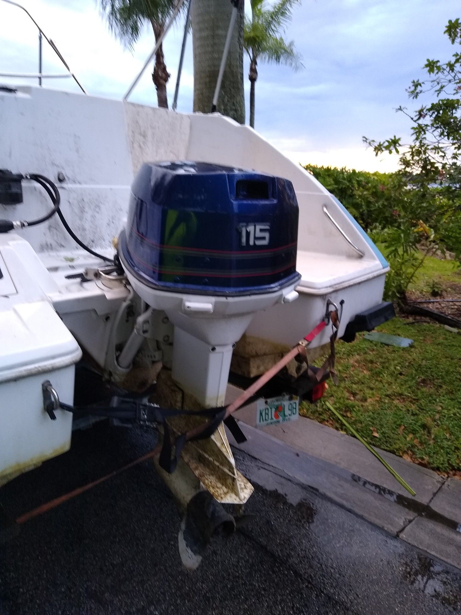 26 ft bayliner deckboat