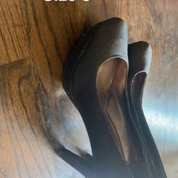 Women’s Black Heels Size 8