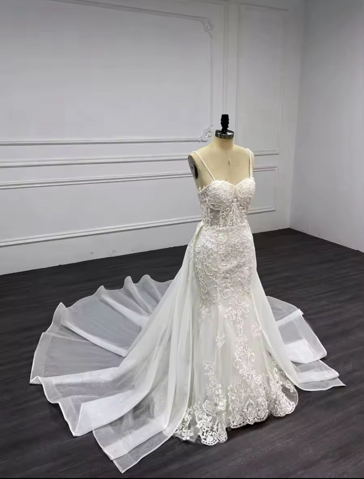 Luxury Lace Strapless Mermaid Bridal Gown & Long Lace Bridal Veil.