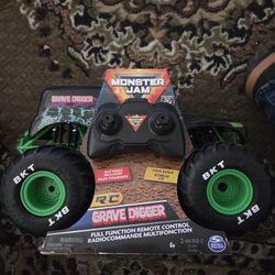 Grave Digger Monster Jam 1:15 Scale