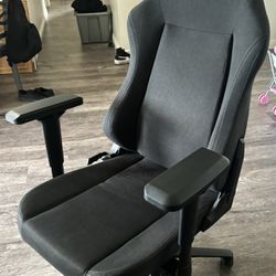 Arozzi Gaming Chair 