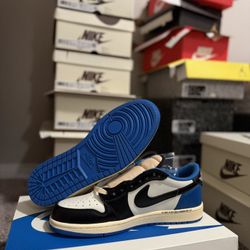 Size 8 Sleeeek Pretty Blueee OG SP Travis’s Scottsss Nike Collabssss :D 