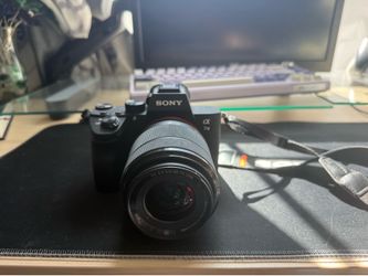 Sony A7iii $900 with battery and lens