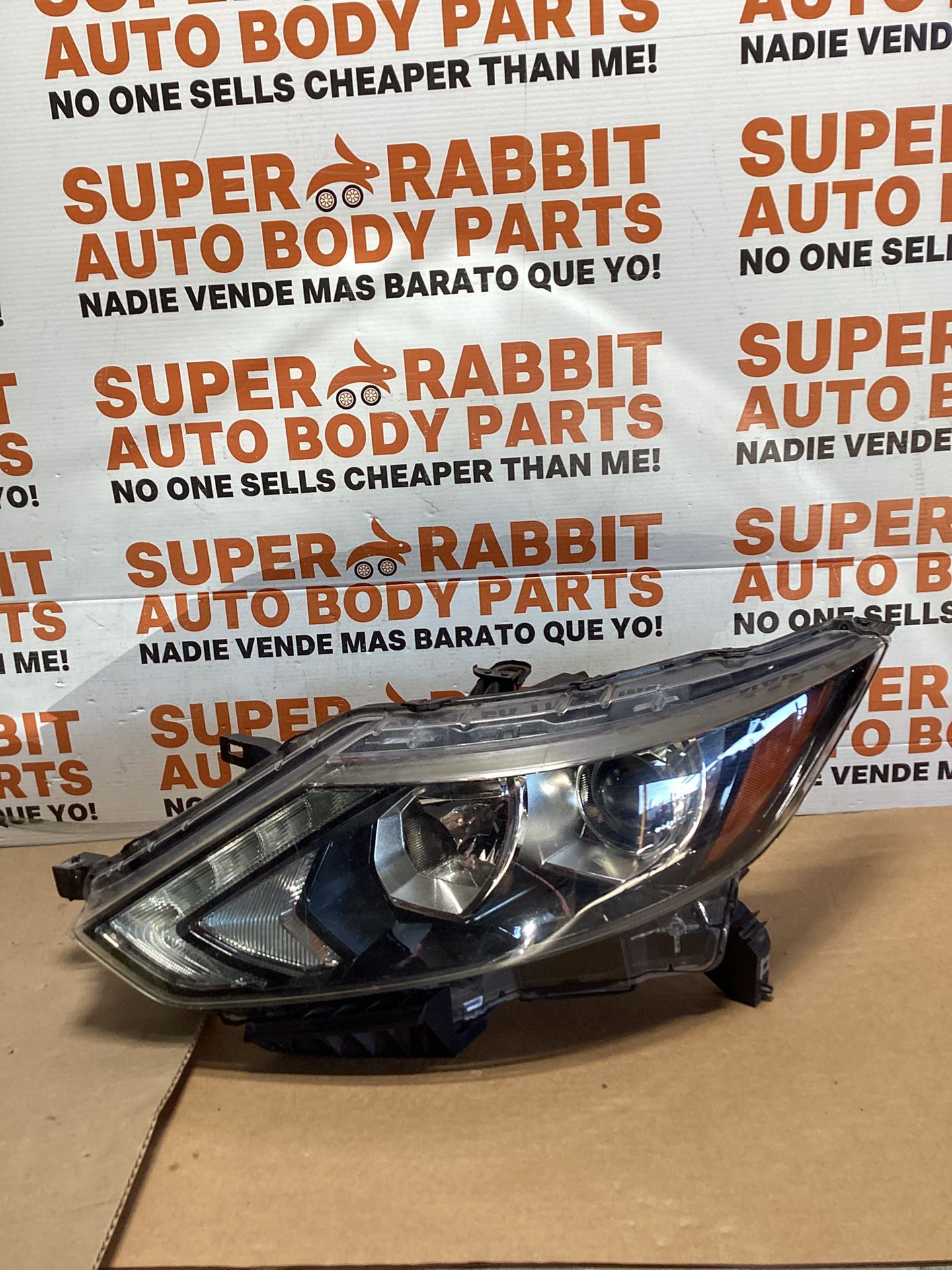2017 Rogue Sport Driver Headlight Halogen DRL LED Original OEM 2019