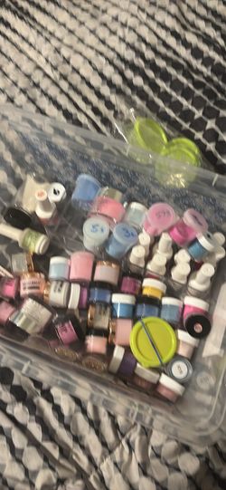 Free dip powder and free dip liquids. Good quality.
