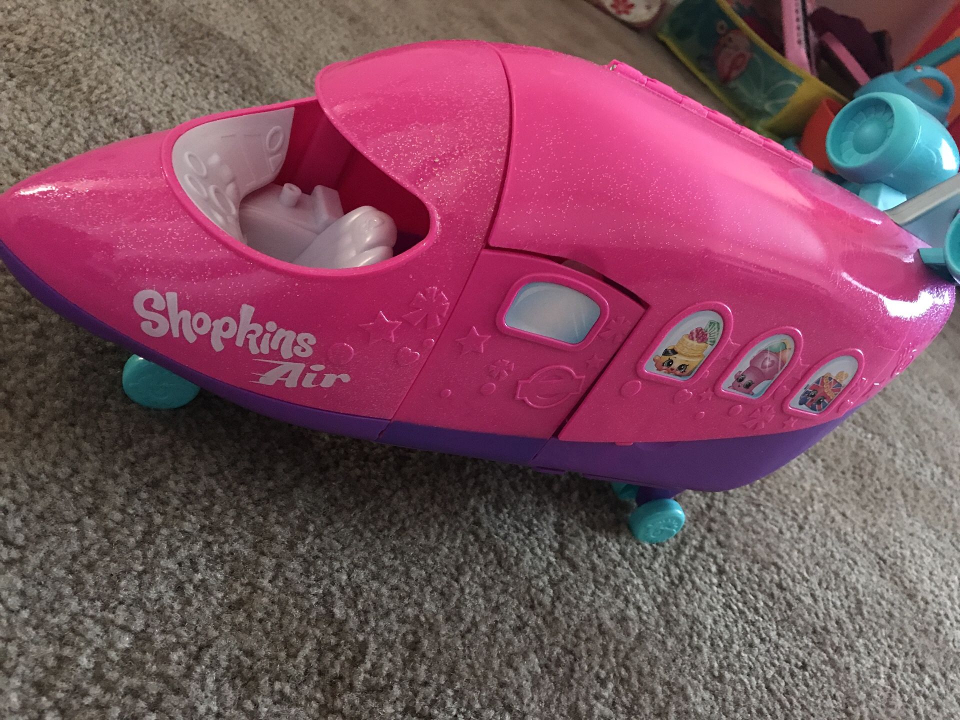 Shopkins airplane