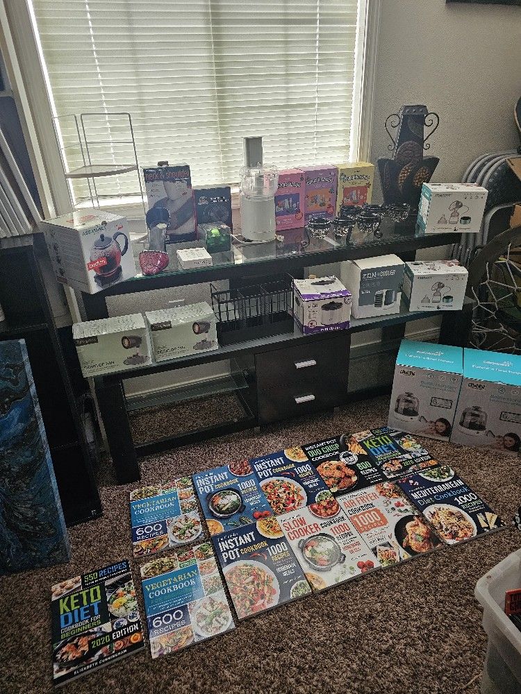 Indoor Yardsale - New Stuff -Cheap