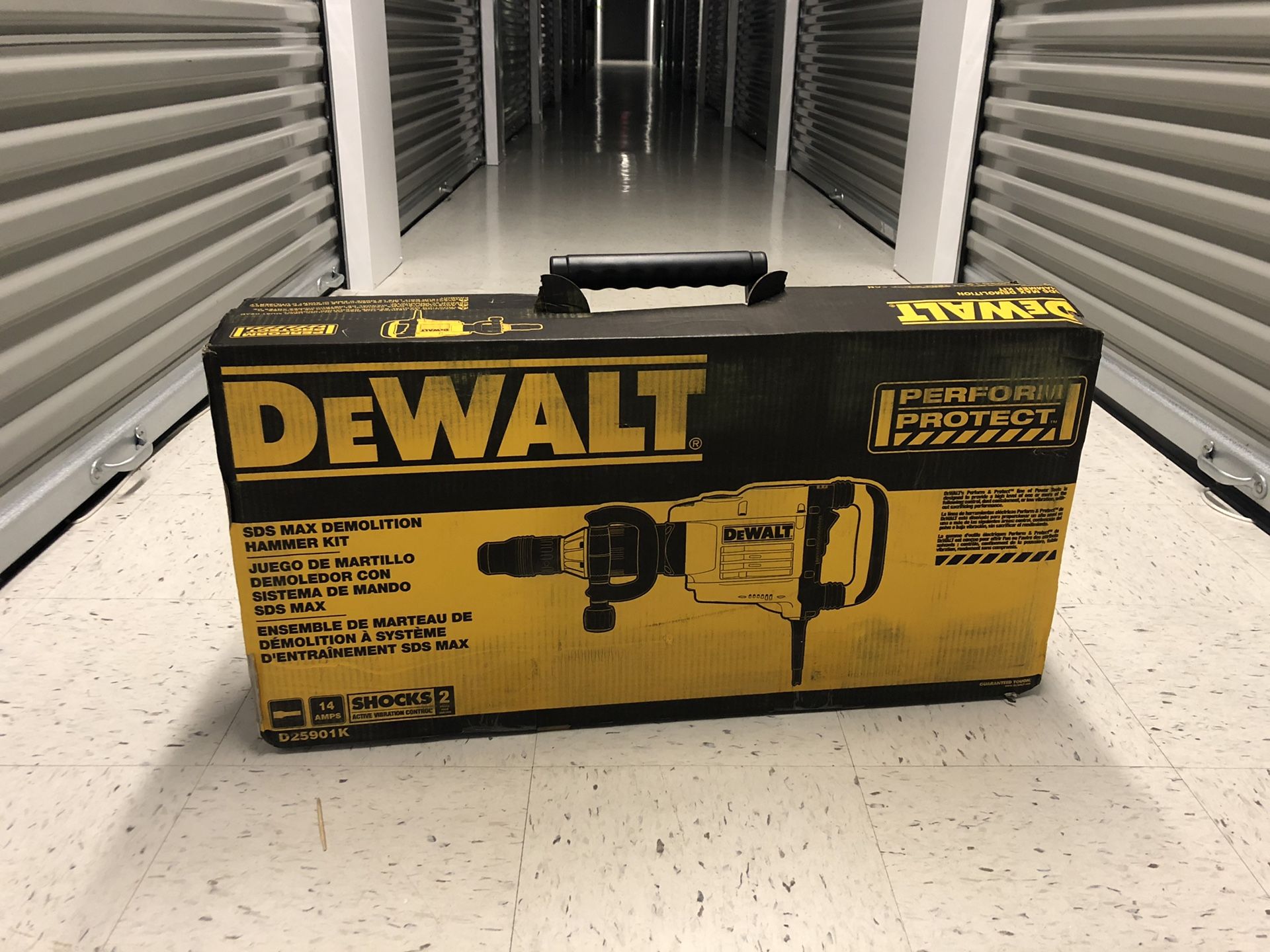 DeWalt 22 Lbs SDS MAX Demolition Hammer With Shocks NEW IN BOX