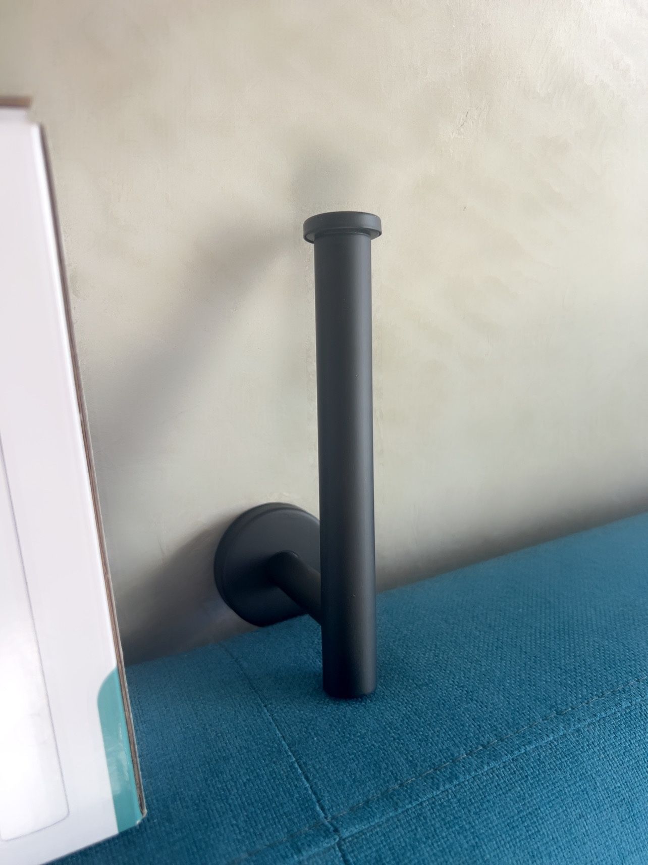 New Black Metal Toilet Paper Holder