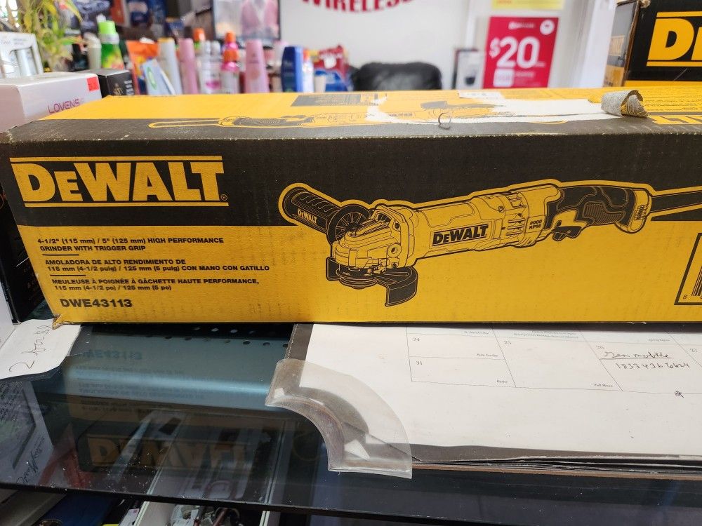 Dewalt 4.5" 13 Amp Angle Grinder