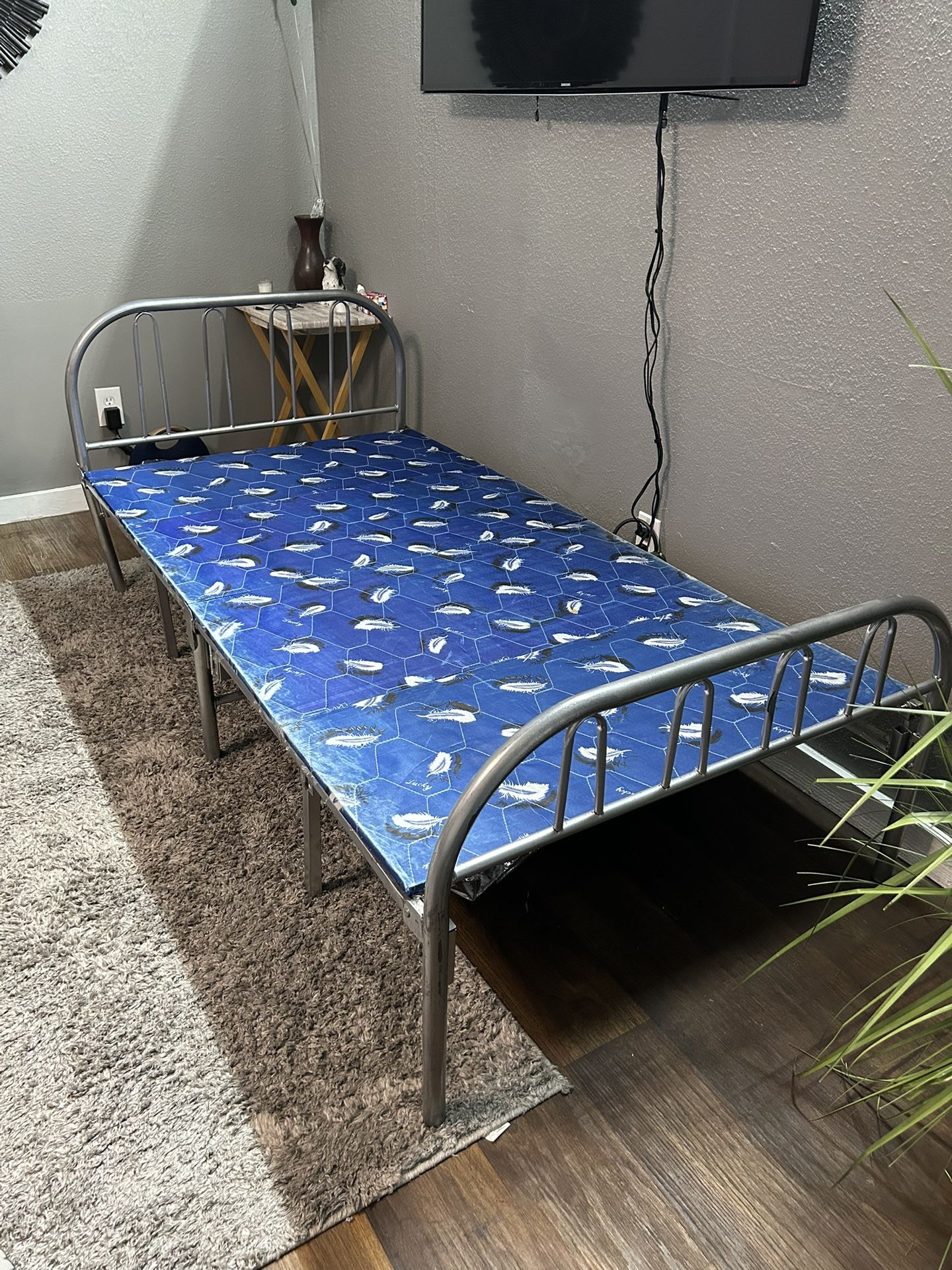 Hodedah Import Folding Bed, Twin, Silver