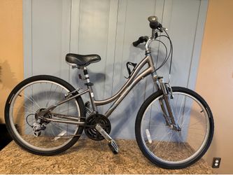 Raleigh venture 3.0 bike  size 26”