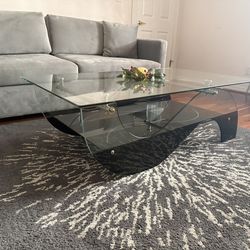 Modern Curved Glass Coffee Table with Shelf – Sculptural Contemporary Design