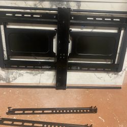 SANUS VLF410 Heavy-Duty Full-Motion TV Wall Mount – Large Screen Support