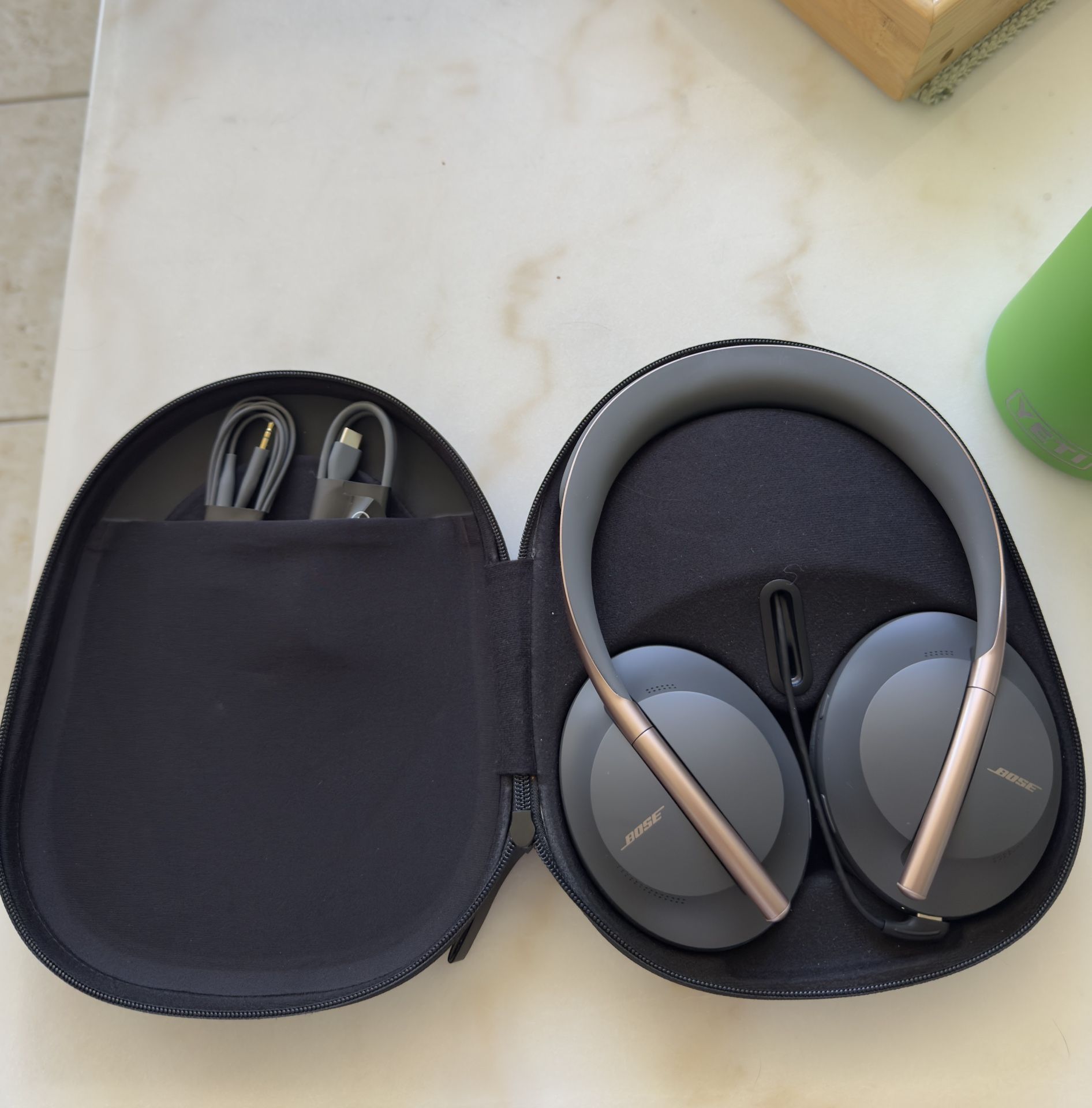 BOSE 700