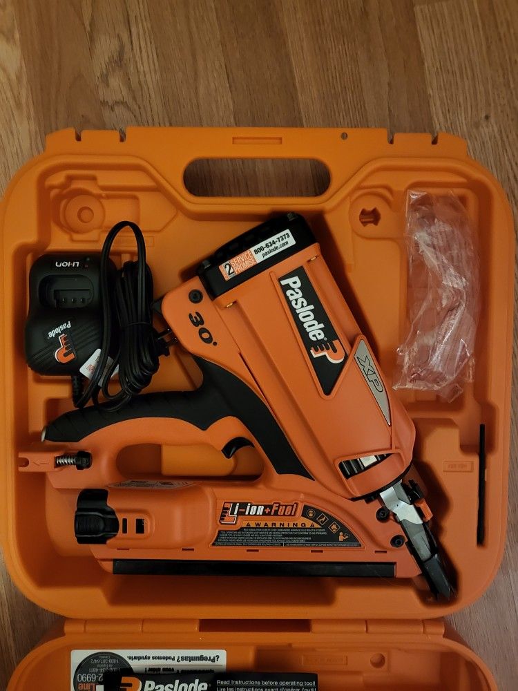 Paslode CF325XP Lithium-Ion 30° Cordless Framing Nailer

(NEW IN BOX NEVER USED)