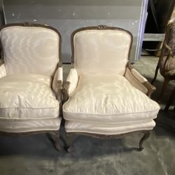 Classic French Accent Chair - Elegant Silk Upholstered Armchair with Carved Wood  for Stylish Living Spaces Chairs