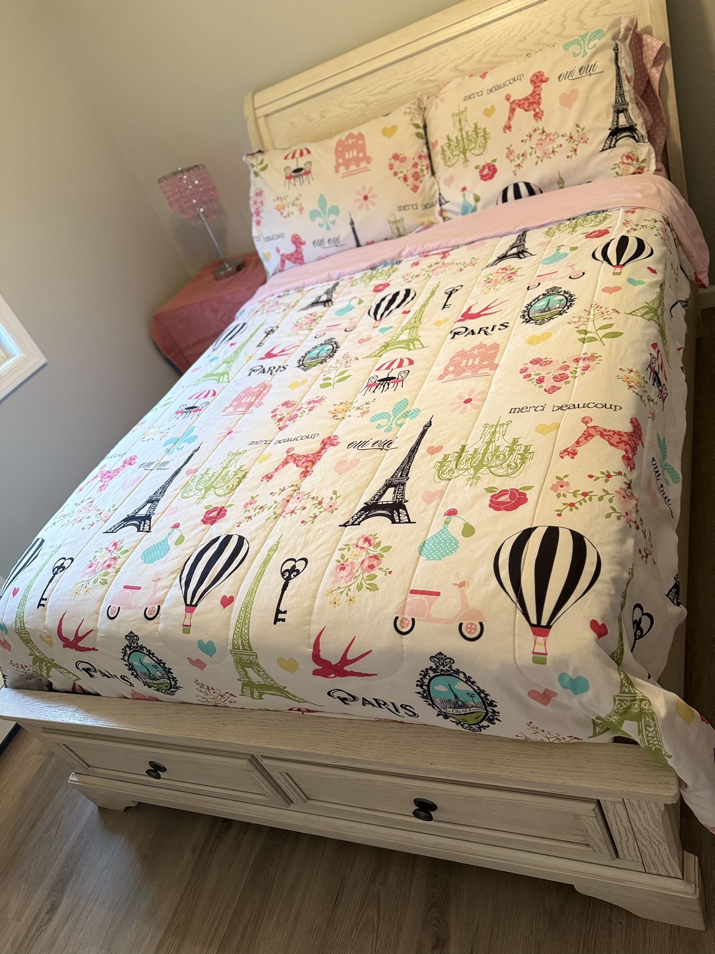 Robbinsdale Full Bed with 2 Storage Drawers *Mattress Included*– Like New!