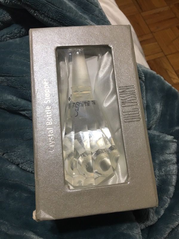 Crystal bottle stopper