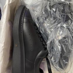 ALEXANDER MQUEEN OVERSIZED SNEAKER