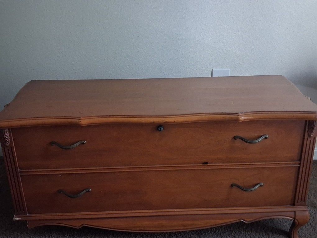 Beautiful,Cedar Memory Chest!!